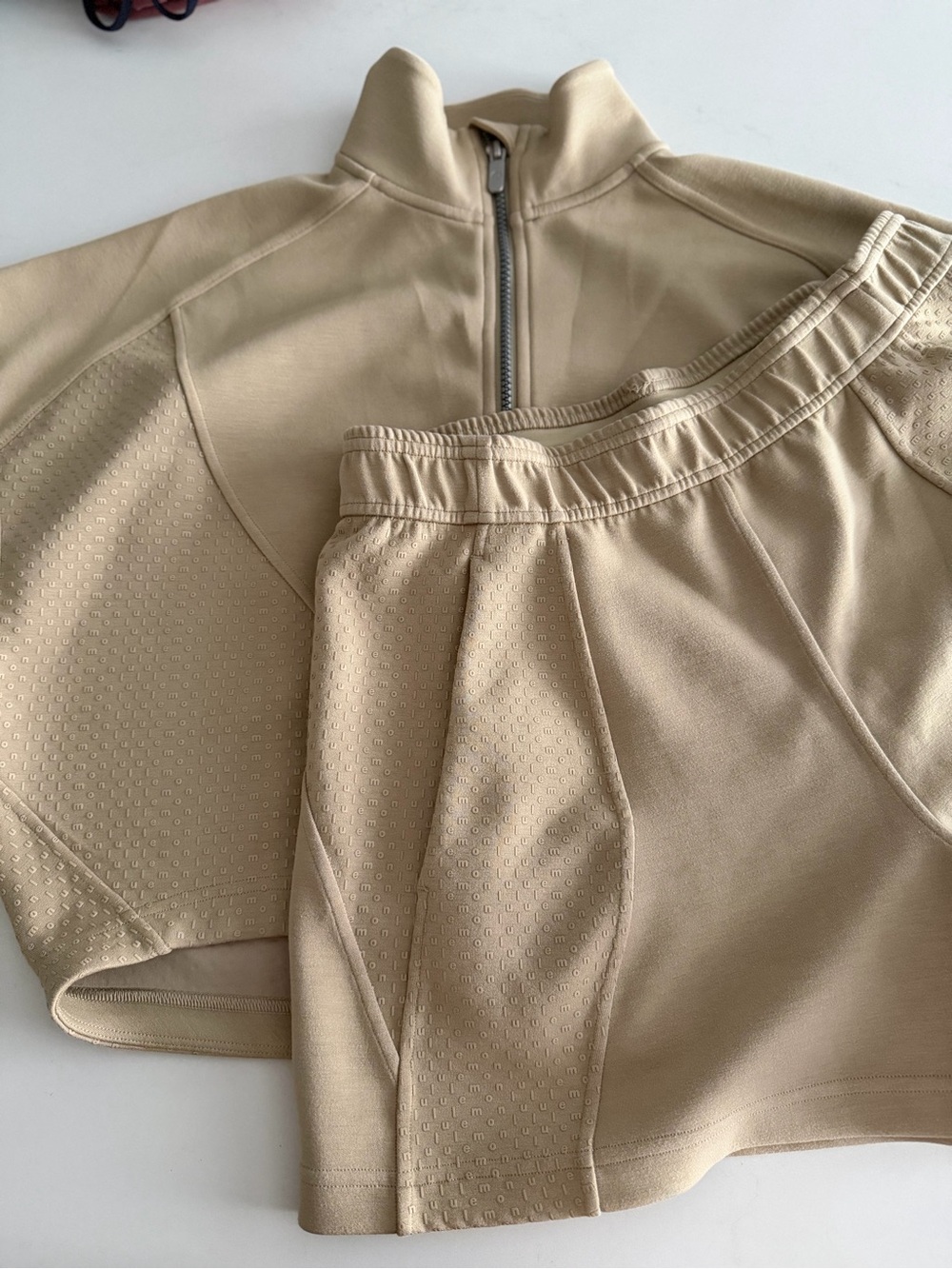 Lululemon shorts & zip up set size small